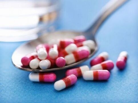 Liječenje osteohondroze nije potpuno bez propisivanja različitih lijekova.